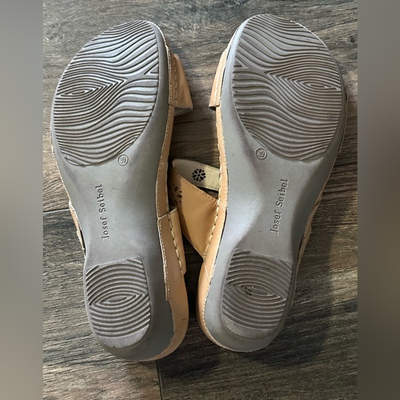 Josef Seibel size 39 sandals - Picture 2 of 4